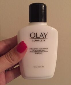 Olay Face Moisturizer, Complete All Day Moisturizer With Sunscreen Broad Spectrum SPF 15 - Sensitive, 4 fl. Oz, 1 unit 4 Fl Oz (Pack of 1) 21 71ZtP69vKsL