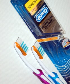 Oral-B Pro-Health Expert Clean Manual Toothbrush, Medium, 2 Count Pro Health Clinical Pro-Flex 2 Count (Pack of 1) 38 71aJJ1k113L