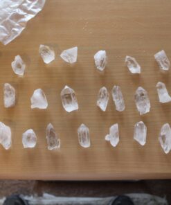 JIC Gem 1 Lb Natural Clear Quartz Crystals Points Bulk Stones and Crystals High Energy Raw White Quartz Crystals Healing Rough Stones Natural Quartz Cluster with Box 1LB 81 71aVipVNQJL