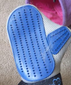 Mr. Peanut's Grooming Glove Brush and Deshedding Aid - Pet Hair Remover Mitt - for Long and Short Hair Grooming of Dogs, Horses, Bunnies and Some Agreeable Cats 37 71b662OMcSL