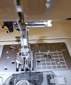 Distinctive 1-4 (Quarter Inch) Quilting Sewing Machine Presser Foot with Edge Guide - Fits All Low Shank Snap-On Singer*, Brother, Babylock, Janome, Kenmore, White, Juki, Simplicity, Elna and More! 8 71bmclRz6cL