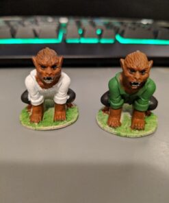 Monster Mini Action Figure Playset- 100 Horror Toy Miniatures w 13 Unique Sculpts - Dracula, Frankenstein, Giant Spiders and More- XL 1/32nd Scale Halloween Character Accessories 34 71dSx2mlzOL