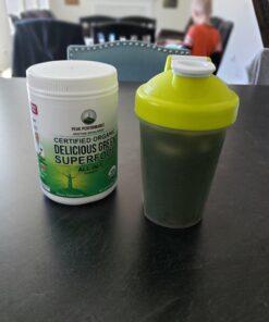 Peak Performance Organic Greens Superfood Powder. Best Tasting Super Greens Powder with 25+ Organic Ingredients for Max Energy and Athletic Performance. Vegan Keto Green Juice Daily Drink Original Greens 32 71eYwZsSeaL