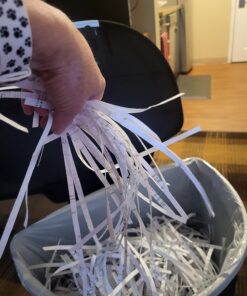 Amazon Basics 8-Sheet Strip Cut Paper, CD, and Credit Card Shredder 34 71f8TBhCghL