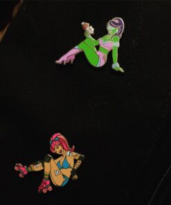 Pinsanity Retro Sci-Fi Alien Pin Up Girl Enamel Lapel Pin 21 71fH458AIQL