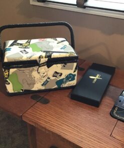 SINGER 07281 Vintage Sewing Basket with Sewing Kit Accessories, 10.5" long x 8" wide x 6" high. 65 71fHLkKTacL