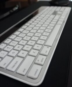 Logitech K750 Wireless Keyboard— Solar Recharging, Mac-Friendly, 2.4GHz Wireless - Silver 36 71faUxS3apL