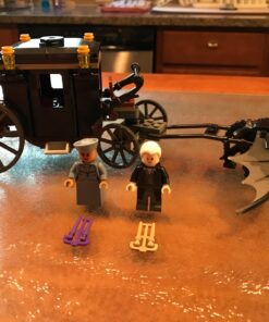 LEGO Fantastic Beasts: The Crimes of Grindelwald - Grindelwald’s Escape 75951 Building Kit (132 Pieces) (Discontinued by Manufacturer) 47 71g0jI2sVqL