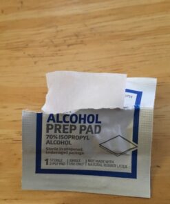 Alcohol Wipes | Individually Wrapped Alcohol Prep Pads with 70% Isopropyl Alcohol, Great for Medical & First Aid Kits | Sterile, Antiseptic 2-Ply Alcohol Swabs - 200 count 200 Count (Pack of 1) 32 71gIPzpNMnL