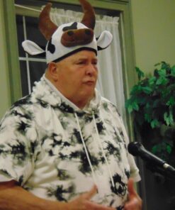 Beistle NoveltBeistle Unisex Plush Cow Head Hat – Western Themed Novelty Cap, Farm Animal Party Supplies, Halloween Costume Headwear, Photo Booth Prop, Dress Up Accessory 19 71gWLdmRwlL