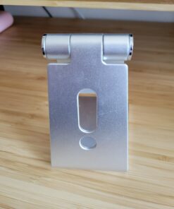 Adjustable Cell Phone Stand, OMOTON Aluminum Desktop Cellphone Stand with Anti-Slip Base and Convenient Charging Port, Fits All Smart Phones, Silver 32 71gXt0q7txL