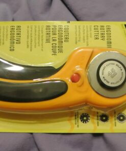 OLFA 45mm Ergonomic Rotary Cutter (RTY-2/DX) - Rotary Fabric Cutter w/ Blade Cover & Squeeze Trigger for Quilting, Sewing, Crafts, Replacement Blade: OLFA RB45-1H 43 71ghQMhb7AL