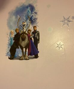 RoomMates RMK2668GM Disney Frozen Character Winter Burst Peel and Stick Giant Wall Decals 18 71gktlG7FL