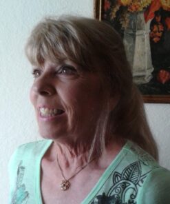 Olay Face Moisturizer, Complete All Day Moisturizer With Sunscreen Broad Spectrum SPF 15 - Sensitive, 4 fl. Oz, 1 unit 4 Fl Oz (Pack of 1) 23 71gmxbgCB2L