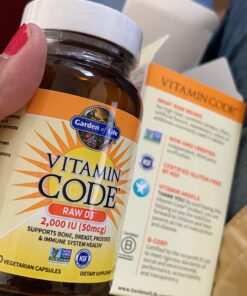 Garden Of Life D3 - Vitamin Code Whole Food Raw D3 Vitamin Supplement, 2000 Iu, Dairy and Gluten Free, Vegetarian, 120 Capsules D3 with Organic Green Cracked Wall Chlorella Plus Probiotics 120 Count (Pack of 1) Vitamin D 17 71h5sGkUJZL