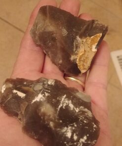 KonvoySG English Flint Stone Rock for Use with A Carbon Steel Striker (not Included) for Bushcraft, Survival and Camping Activities. Comes in an Emergency Tinder Jute Bag. 20 71hDGUxJc9L