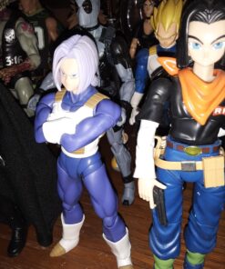 TAMASHII NATIONS Bandai Super Saiyan Trunks (Cell Saga Version) Dragon Ball Z Action Figure 63 71hTnQBMrRL