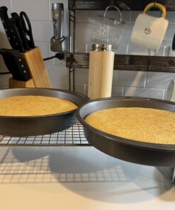 Regency Wraps EvenBake CakeStrips, Aluminized Cotton Band with Secure Velcro-like Closure to Create Moist, Even Layers, Pack of 2, Silver, 30", fit 8-9" cake pans 32 71hWm3DNtdL