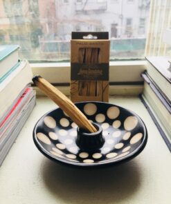 Luna Sundara Authentic Peru Pottery Palo Santo Stick Holder and Incense Holder Includes 5 Palo Santo Sticks Handmade Ceramic Smudge Bowl Sage Holder Palo Santo Holder (Black and White) Black and White 48 71igdg57lNL