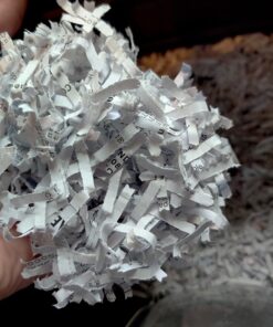 Amazon Basics 15 Sheet - New model Cross Cut Paper and Credit Card CD Shredder With 6 Gallon Bin, Black 54 71jK138AOL