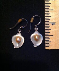 14K Gold Mother-of-Pearl Calla Lily Drop Earrings 15 71jhcbz1N2L