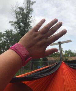 PARA'KITO Mosquito Insect & Bug Protection Wristband - Mosquito Stickers, Bug Spray Alternative Essentials for Beach, Camping, Desert Hiking, Christmas Bonfires - Natural Essential Oils (Black) Black 19 71ju0vxVxBL