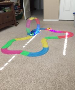 Mindscope Twister Tracks Trax 360 Loop 13' (feet) of Neon Glow in The Dark Track with One LED Light-Up Race Series Car 25 71kNQGz7eBL