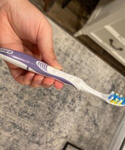 Oral-B Pulsar 3D White Pulsar Battery Toothbrush, Soft, 2 Count (Colors May Vary) 2 Count (Pack of 1) 34 71kvC26v6uL