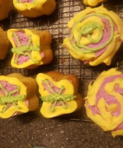 Bakers dozen Premium Piping Bags 12" with Extra Tickness | 100 Disposable Pastry Bags with 1 Coupler and 2 Ties | Kitchen Icing Bags | Cake Decoration Piping Bags | Anti-Burst and Non-slip Piping Bag 12 IN 100 Pastry Bags Pieces 41 71l0KdEwWSL