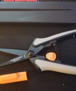 Fiskars Micro-Tip Pruning Snips - 6" Garden Shears with Sharp Precision-Ground Non-Stick Coated Stainless Steel Blade - Gardening Tool Scissors with SoftGrip Handle Pruning Snips (Non-Stick) 34 71ldTuALzqL