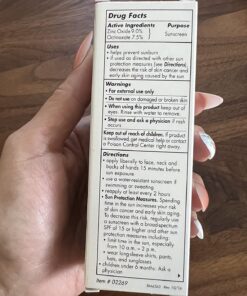 EltaMD UV Daily Tinted Sunscreen with Zinc Oxide, SPF 40 Face Sunscreen Moisturizer, Helps Hydrate Skin and Decrease Wrinkles, Lightweight Face Sunscreen, Absorbs Into Skin Quickly, 1.7 oz Pump 40 71lkWyq0aEL