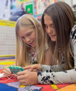 Belkin Rockstar 5-Jack Multi Headphone Audio Splitter (Light Green) - Headphone Splitter Designed To Connect Up To 5 Devices For Classrooms, Audio Mixing & Shared Experiences - For iPhone, iPad & More Light Green 14 71lmsHb7iiL