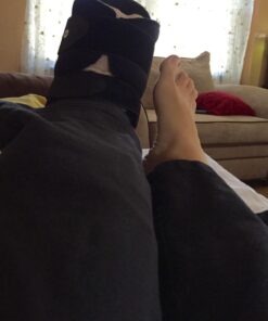 Hermell Zero Gravity Elevating Leg Rest Pillow, Foam, Post-Surgery, Leg Pain, Back Injury, Sciatica Pain Relief, Removable Cover - White 19.2x25.2x8 Inch (Pack of 1) 41 71ltvHCG 3L