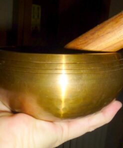 Tibetan Singing Bowl Set By YAK THERAPY- Hand Crafted Meditation, Chakra Healing Peace and Mindfulness Bowl with Mallet, Silk Cushion & Bag, 4.5 inch Bowl Made in Nepal includes Gift Ebook by Email 39 71lwYwyz2eL