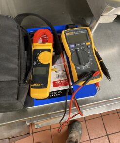 Fluke 117/323 Kit Multimeter and Clamp Meter Combo Kit For Residential And Commercial Electricians, AC/DC Voltage, AC Current 400 A, Includes Test Leads, TPAK And Carrying Case 34 71m4W7i1BL