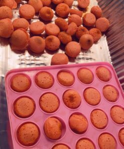 APRON HEROES- Complete Cake Pop Maker Kit, Nonstick, Silicone, Cake Pop Maker, Cake Pop Kit, with, Cake Pop Stand Holder, Cake Pop Molds, 120 Lollipop Sticks, Melting Pot, Decorating Pen, & Twist Ties BAKEWARE SET: Round Pops 63 71mWpYqyCkL