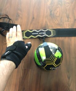 SKLZ Star-Kick Hands-Free Adjustable Solo Soccer Trainer - Fits Ball Sizes 3, 4, and 5 Black 31 71ndpwBGITL