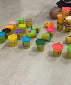 Play-Doh Modeling Compound 24-Pack Case of Colors, Party Favors, Non-Toxic, Multi-Color, 3-Ounce Cans, Ages 2 and up (Amazon Exclusive) Multicolor Frustration-Free Packaging 47 71o1baSCL1L