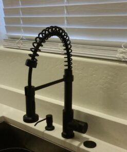 VIGO VG02001MB 19" H Edison Single-Handle with Pull-Down Sprayer Kitchen Faucet in Matte Black 37 71o3uWFBYBL