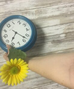 RoomMates RMK9050WP White Distressed Wood Peel and Stick Wallpaper Rustic Wood 74 71occqUAKTL