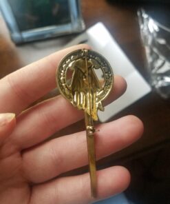 Graceful Goods GOT Antique Gold Tone Hand of The King Brooch 32 71pa4JurX1L