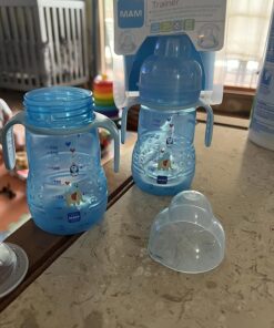 MAM Plastic Trainer Cup (1 Count), Trainer Drinking Cup with Extra-Soft Spout, Spill-Free Nipple, and Non-Slip Handles, for Boys 4+ Months, Eight Ounces, Designs May Vary Blue 31 71pavsSo1HL