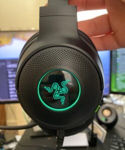Razer Kraken V3 X Wired USB Gaming Headset: Lightweight Build - Triforce 40mm Drivers - HyperClear Cardioid Mic - 7.1 Surround Sound - Chroma RGB Lighting - Black 20 71q08vHLZdL