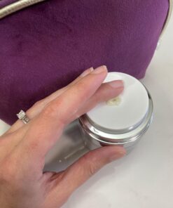 Radha Beauty Moisturizing Miracle Retinol Cream for Face - with 2.5% Retinol, Hyaluronic Acid, Vitamin E and Green Tea. Luxury Night and Day Anti-Aging Wrinkle Cream 1.7 fl oz. 38 71qHeCowCbL