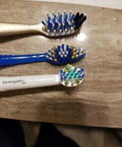 Oral-B CrossAction All In One Soft Toothbrushes, Deep Plaque Removal, 6 Count Toothbrush (Pack of 6) 30 71qKc6 y1aL