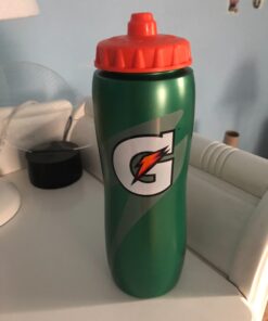 Gatorade 32 Oz Squeeze Water Sports Bottle - Pack of 2 - New Easy Grip Design 19 71reR3NcBFL