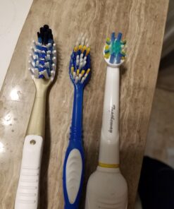 Oral-B CrossAction All In One Soft Toothbrushes, Deep Plaque Removal, 6 Count Toothbrush (Pack of 6) 31 71rkZln3rSL