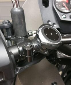 Satechi Bluetooth Media Button - Includes Steering Wheel Mount - Compatible with 2022 MacBook Pro/Air M2, 2021 iPad Pro M1, iPhones 15/14/13/12 and More 40 71sCkHQHe6L