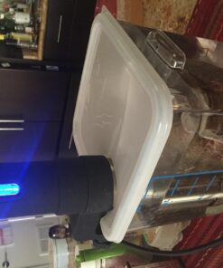 Rubbermaid Commercial Products Space Saving Food Storage Container, 8-Quart, Clear,-40 F to 121 F Temperature Range, Best use for Restaurant Kitchens/Wet and Dry Food/Meats/Pasta ,Lid not included 8 Qt. 17 71sDlocPUpL