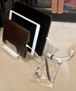 SooPii Premium 6-Port USB Charging Station Organizer for Multiple Devices, 6 Short Charging Cables and One Upgraded i-Watch Charger Holder Included, for Phones, Tablets, and Other Electronics, White 35 71syegIoalL